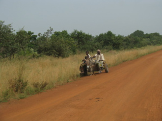01 La Piste Vers Yamba